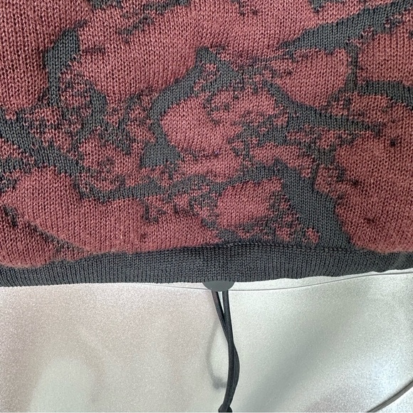 NWT!!! Lululemon Athletica women sweater size 4 Retail 168$ - Picture 5 of 10